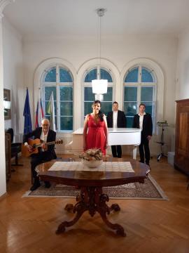 281087849_10221951695683467_7584592341227559950_n (1)